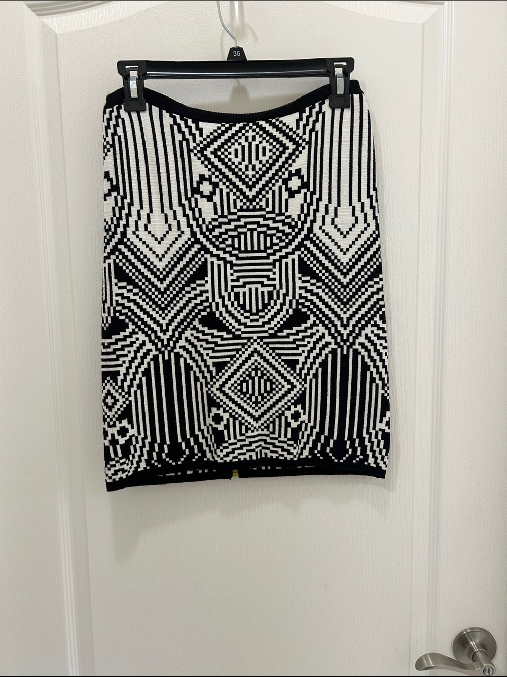 Nicole Miller Black & White Geometric Knit Pencil Skirt